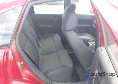 2010 Ford Focus Se z USA, uszkodzony, nr VIN 1FAHP3FN6AW122594